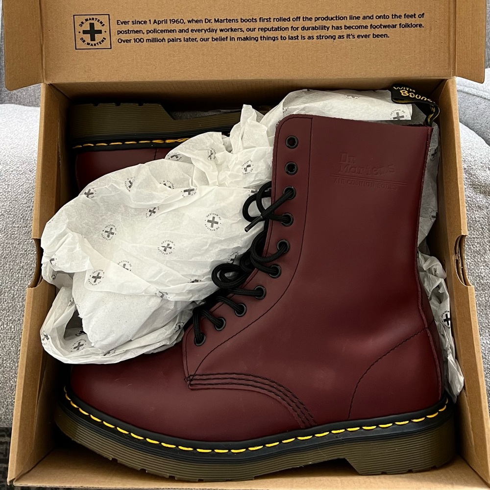 Burgundy - DR MARTENS (leather)